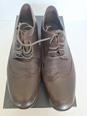 Born Handcrafted Footwear Brown Leather Wingtip Oxford Shoes – Size 8 / 41